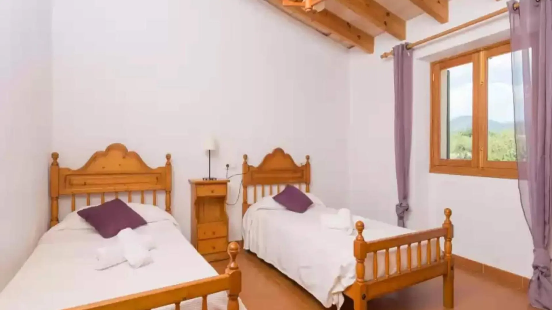 Villa With Children Friendly Lawn Area Inca