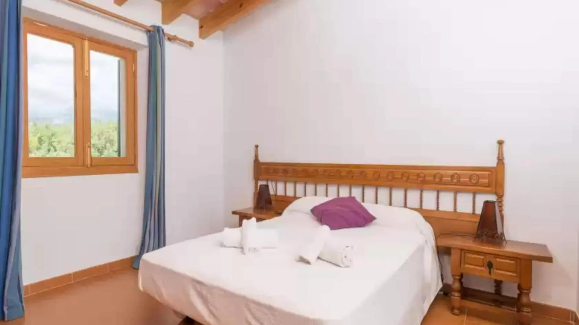 Villa With Children Friendly Lawn Area Inca