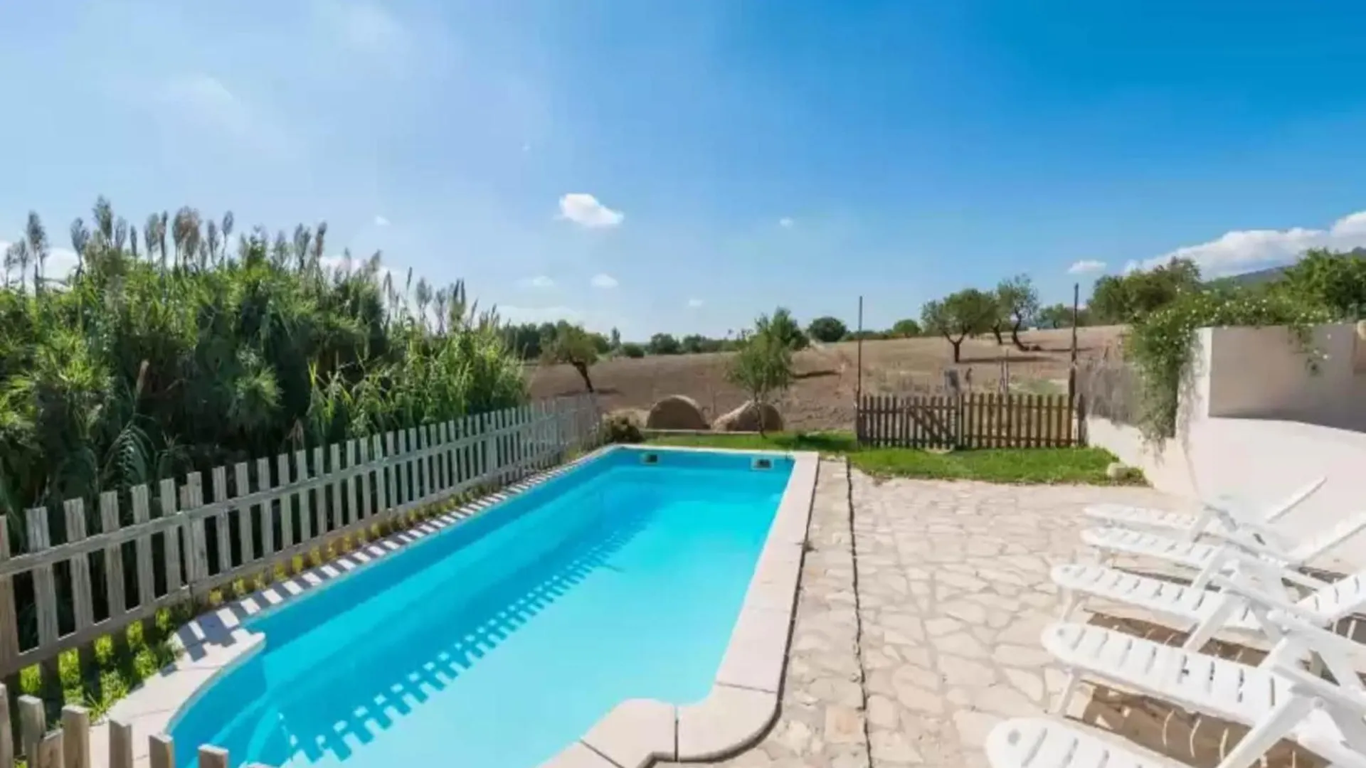 Villa With Children Friendly Lawn Area Inca