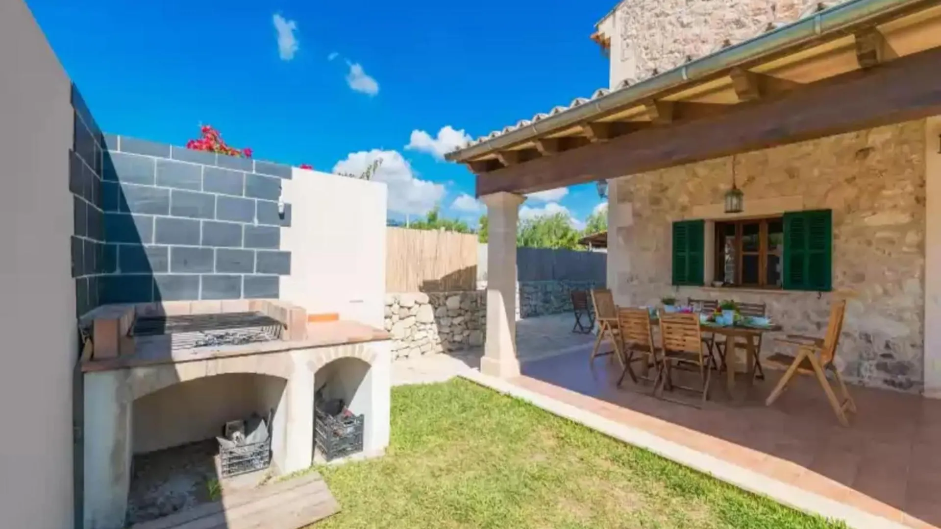 Villa With Children Friendly Lawn Area Inca