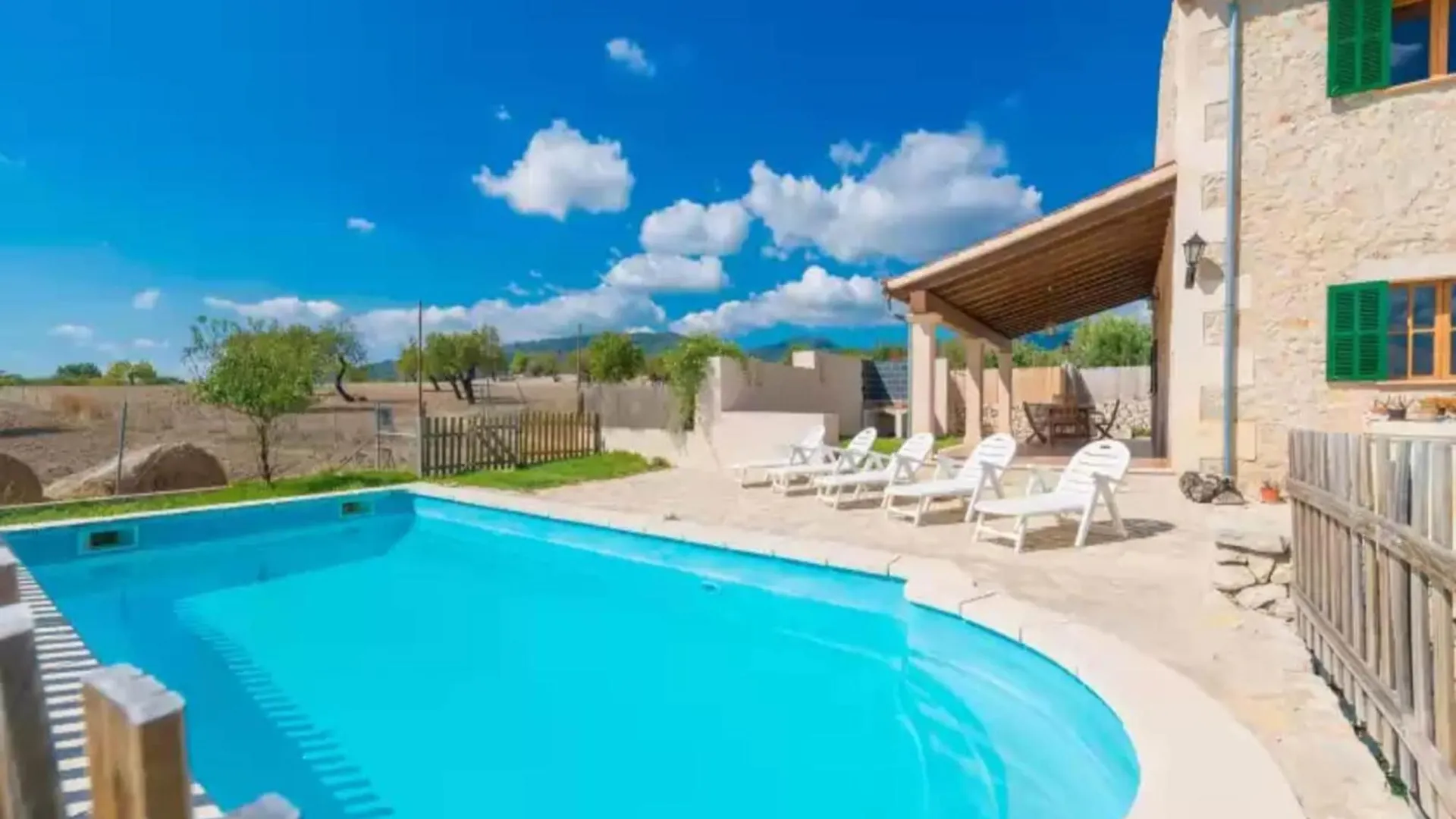 Villa With Children Friendly Lawn Area Inca